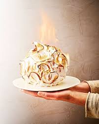 Alaska Flambe Pour 4 Personnes Recettes Elle Delicieux Desserts Recette De Noel Facile Alimentation