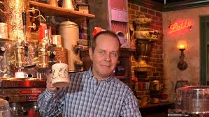 James michael tyler, the actor who played central perk employee gunther on friends throughout the show's run, just revealed his stage 4 prostate cancer diagnosis on today. the actor, 59, says he was diagnosed with prostate cancer which had spread to his bones in september 2018. Die Realen Partner Der Friends Besetzung News24viral