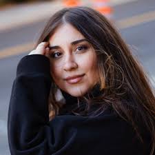 Lily Garay's Instagram, Twitter & Facebook