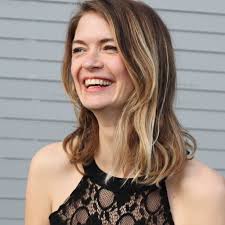 Im august 2020 ist fiona erdmann zum ersten vor fast einer woche ist sarah harrison zum zweiten mal mutter geworden. Sarah Harrison Defund Fossil Fuels Police Sourjayne Twitter