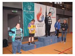 De shuttle wordt tussen spelers heen en weer getikt met de rackets. Jeder Fur Sich Ein Held