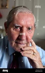 Pic by Guy Newman. Portrait of former Manchester United manager Frank  O'Farrell who's term at Old Trafford was short lived Stock Photo