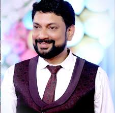 This is a lovely song from "Sharmilee (1971)", with sweet lyrics about  love, using elements of nature to express love. This song “khiltey hain gul  yahaan” has two versions. This is Kishore