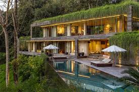 Desain rumah ini terinspirasi dari gaya arsitektur tradisional dari indonesia. 7 Inspirasi Desain Rumah Tropis Modern Dijamin Bikin Nyaman