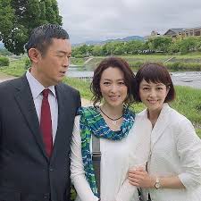 若村麻由美さんはinstagramを利用しています 先週放送 科捜研の女19 のラストシーンは 珍しくもマリコさん土門さんと鴨川沿いロケでした そういえば風丘初登場回 科捜研の女8 のラストシーンも鴨川沿いロケだったような 皆様に愛されて あれから12年