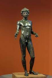 El museo arqueológico nacional (man) de madrid ha escogido el efebo de antequera, bronce romano del siglo i, para promocionar la exposición 'el poder del pasado. Efebo Picture Of Municipal Museum Of Antequera Tripadvisor