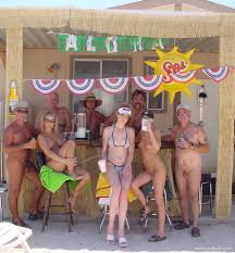 Slideshow - Nudist pictures and photos