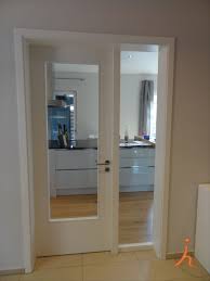 Drehtur Nach Mass In Weisslack Mit Festem Seitenteil Aus Glas In 2020 Glastur Wohnzimmer Tur Mit Glas Glasturen Innen