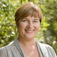 Val Hayes (@ValHayesComms)