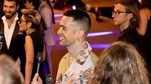 19 el 22 de febrero de 2019, mahmood lanzó su álbum de estudio debut, gioventù bruciata, que encabezó la lista de álbumes italianos. Video Esc 2019 Mahmood Aus Eurovision Song Contest Ard Das Erste