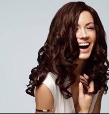 Dans ce cas, il faut ils jouent avec les accents chocolat et mettent un accent sur l'aspect dynamique des longueurs. Du Brun Fonce Au Marron Chocolat Coiffure Et Coloration Forum Beaute Cheveux Bruns Cheveux Brun Chocolat Cheveux Chocolat