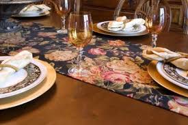 Aneco 2 pack table runner cotton checkered table runner trendy modern plaid design tablerunner elegant decor for indoor outdoor events 13 x 72 inches black and white. How To Decorate The Dining Table With A Table Runner Amsons Design