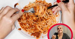 Waardeer dit recept (5 stemmen). Lara Gaat Op Zoek Naar Vlaanderens Beste Spaghetti Bolognese Ik Heb Me Er Lang Voor Geschaamd Dat Het Mijn Favoriete Gerecht Is Spaghetti Blogonaise Hln Be