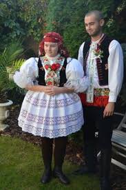 Ve vinařské obci dolní bojanovice, na okraji vsi směrem na starý poddvorov, 8 km západně od hodonína. 469 Czech Folk Costumes Ideas Folk Costume Folk Costumes