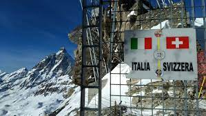 It stands at a height of 4,478 m (14,690 ft) on the border between switzerland and italy. Skiing From Switzerland To Italy And Back Zermatterhorn