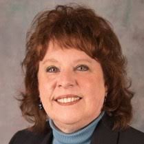 Robin Newell's Instagram, Twitter & Facebook