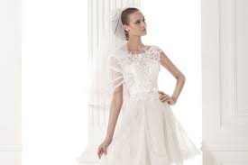 Esclusivoabiti da sposa semplici corti 2021 pizzo manica lunga con scollo avorio al ginocchio abito da ricevimento da sposa milanoo. Mostra Le Gambe E Sii Originale I Migliori Abiti Da Sposa Corti