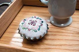 Finding the best free patterns on the web for you. Pincushions Save The Stitches By Nordic Needle