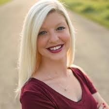 Kelli Cunningham's Instagram, Twitter & Facebook