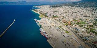 Η ελληνική πόλη της πάτρας είναι η πρωτεύουσα της περιφέρειας δυτικής ελλάδας και βρίσκεται στη. Organismos Limenos Patrwn