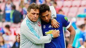 El defensor dijo adiós esta mañana a sus compañeros y los funcionarios en el centro deportivo azul. El Nuevo Y Llamativo Elogio De Angel Guillermo Hoyos A Gonzalo Jara Para Mi Es Un 10 Retrasado Emol Com