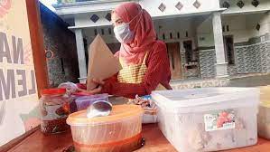 Selain rasanya yang enak, jagung. Gadis Cantik Mantan Tkw Sukses Jualan Nasi Lemak Di Kediri