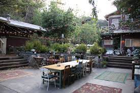 Parenthood Set At Universal Studios Backyard Backyard Dining Dream Backyard
