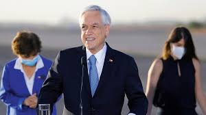 Miguel juan sebastián piñera echenique (santiago, 1 de diciembre de 1949) 2 3 es un político, ingeniero comercial y empresario chileno.desde el 11 de marzo de 2018 es el presidente de la república de chile, 4 cargo que también ocupó entre 2010 y 2014.fue además, entre 2011 y 2013, el primer presidente pro tempore de celac, y entre 2019 y 2020 el primer presidente pro tempore del. Pinera Promulga Ley Que Aplaza Por Cinco Semanas Eleccion De Constituyentes En Chile