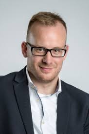 May 18, 2021 · soud uložil mladíkovi za vraždu známého kvůli penězům 17 let vězení.muž ho údajně škrtil a pak hodil do kanálu. Ondrej Kolar Politik Wikipedie