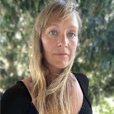 Je suis heureuse d'annoncer que je suis une des Lauréate du projet  🪧Affiche ta culture circulaire🪧. Les 6 lauréats sont: Chloé Beaulac, Dana  Edmonds, @Jason Jay Gillingham, Laurence Boire et…