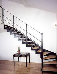 Photo Dt31 Escadroit 1 4 Tournant Bas Escalier Dinterieur Design En Metal Et Bois Pour Une Decoration Contempor Idees Escalier Escaliers Interieur Escalier