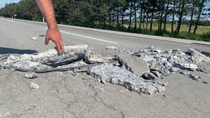 Objízdná trasa je značena a je svedena na komunikaci ii/437 přes obce přáslavice. 8nilh1frn562mm