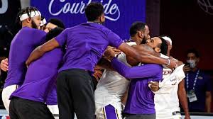 Game 5 of the 2000 nba finals had only half as many viewers as game 6 of the 1998 nba finals. 24 Thoughts On The Lakers Finals Clinching Game 6 Vs Heat Nba Com
