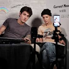 Halsey wants you to know that there's no such thing as a romance with fellow singer john mayer. John Mayer On Twitter Big Thanks To Halsey For Joining Me On This Week S Episode Of Current Mood There S A Lot Of Joy In Making This Little Show And It S Beginning To