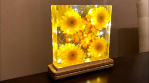 Epoxy Resin Flower Night Lamp Flowers In Resin Diy Resin Art In 2020 Led Lampe Bastelarbeiten Diy Harz