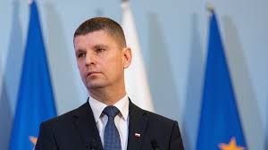 Maturzyści wracają do szkół na próbne matury. Koronawirus Czy Zmieni Sie Termin Matur Kiedy Powrot Dzieci Do Szkol Konferencja Ministra Edukacji Piontkowskiego