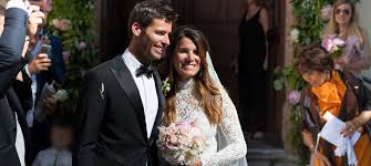 Robe de mariée lilyan couleur en couleurs variantes blanc, ivoire, poudre ou rose. Karine Ferri Fete Sa Premiere Annee De Mariage Avec Yoann Gourcuff Mce Tv