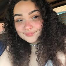 Managing vet and restaurant businesses simultaneously in Sims 4