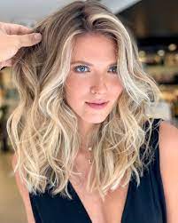 Blonde Hair Below Shoulder Length Hair Shoulder Length Hair Blonde Hair Inspiration