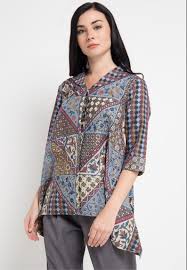 Jangan malah menggunakan model baju batik modern untuk pesta perayaan ulang tahun atau pernikahan. 29 Model Baju Batik Kerja Wanita Kantoran Terbaru 2021