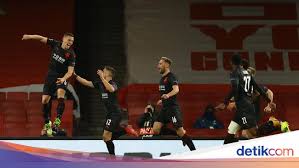 Tomáš holeš (born 31 march 1993) is a czech football defender. The Miracle Of Tomas Holes At Emirates Stadium World Today News