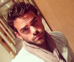 MONICA SPEAR Hija de Rafael Spear Tudares e Ingeborg (Enna) Mootz Gotera.  Tenía cuatro hermanos, Rafael Eduardo, Carolina, Javier José y Ricardo.2 3  4 5 Spear estudió arte dramático en la Universidad