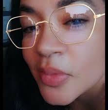 📌El gobernador Jeff Landry anunció la “Operación GEAUX”, una alianza con  ICE y Donald Trump para detener o deportar a inmigrantes indocumentados  vinculados a delitos en Louisiana. La iniciativa permite a la