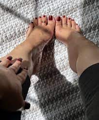 Amber nova feet