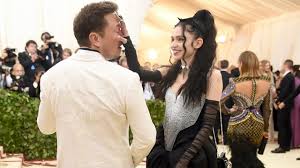 His brother kimball musk, who is 15 months younger than elon, had just graduated from. Grimes And Elon Musk Update Their Child S Perplexing Name Vanity Fair