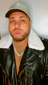 Um love song sempre combina com inverno... 🩷🎶🥶, ., #country #pop #música  #vocal #inverno #vibes