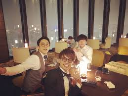 アインシュタイン 河井ゆずる on instagram かまいたちの濱家にコンラッドのむちゃくちゃええbarを教えてもらいました 周りはカップルだらけの中 オッサン3人が口々に幸せやなぁを連呼してました 皆さんもカップルででもオッサン同士ででも是非行ってみ 河井