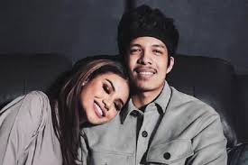 Seperti diketahui, atta dan aurel telah lebih dahulu menjalani serangkaian acara lamaran, siraman dan pengajian yang telah dilaksanakan sebelumnya. Tanggal Nikah Atta Halilintar Dan Aurel Diundur 1 2 Minggu