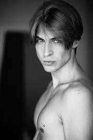 Robert Bartels's Instagram, Twitter & Facebook