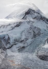 A Violent Clash On Mt Everest The New Yorker